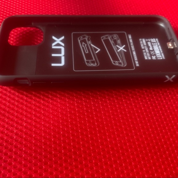 Black iPhone 11 Charging Case LUX - Picture 7 of 11